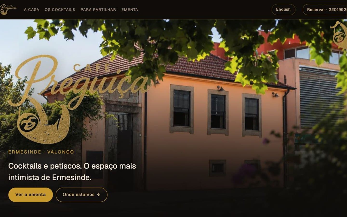 Site do Café Preguiça, com a identidade da casa e a apresentação dos cocktails e snacks.